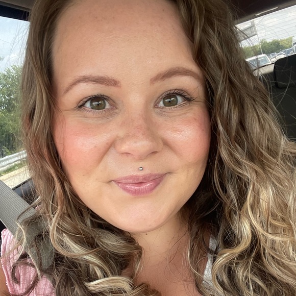 Meet your Posher, Jessika - Picture 1 of 2